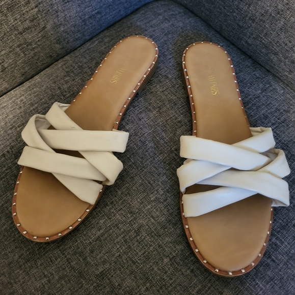 Dream Pairs Cream Sandals Size 11 - Picture 1 of 4